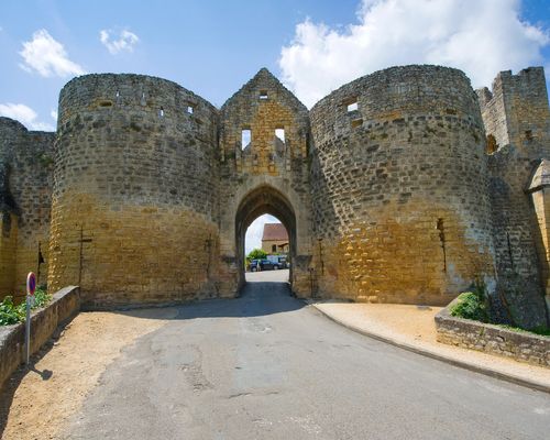 Dome d'un chateau dans le Périgord